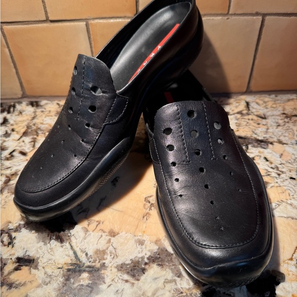 Prada Black Leather Women's Mules in excellent condition 38 - Picture 1 of 2